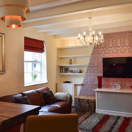 Honeyz Hideaway Villa Whitby Bagian luar foto