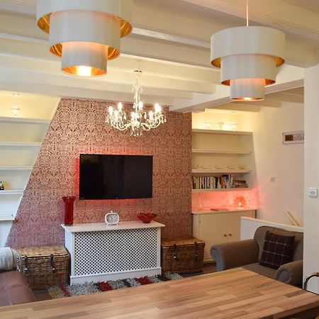 Honeyz Hideaway Villa Whitby Bagian luar foto